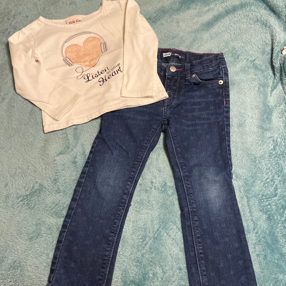 Levi’s Jeans and Listen to Your Heart Tee
